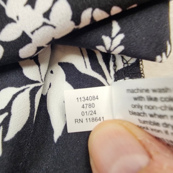 NEW Lane Bryant Top Womens 26 L Black White Floral Short Sleeve Blouse Office‎ - Picture 9 of 11